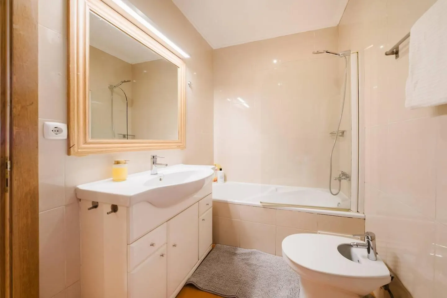 Modern 41Br With Art & Tagus River Views Apartament Lizbona